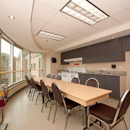 Residence & Conference Centre - Kamloops Exterior photo